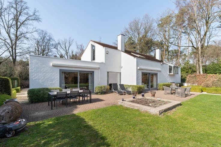 Tijdloze villa met riante tuin in een groene omgeving