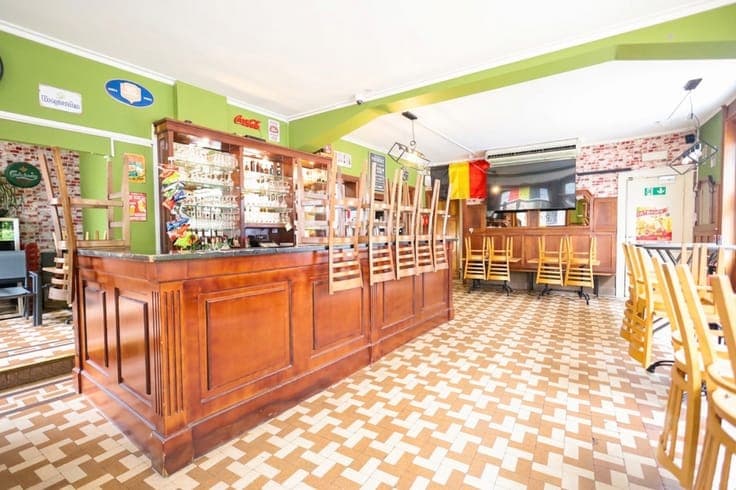 Mixed-use building – Excellent investment opportunity