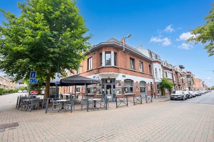 Mixed-use building – Excellent investment opportunity