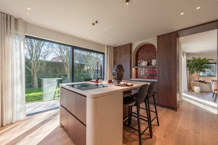 Tastefully renovated villa