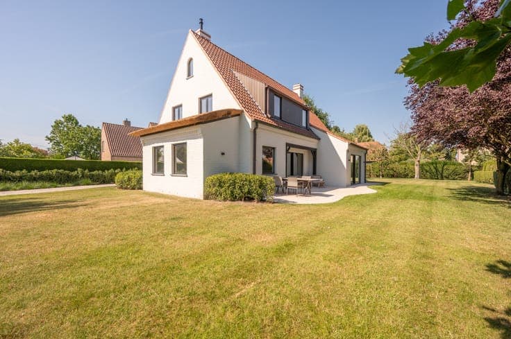 Tastefully renovated villa