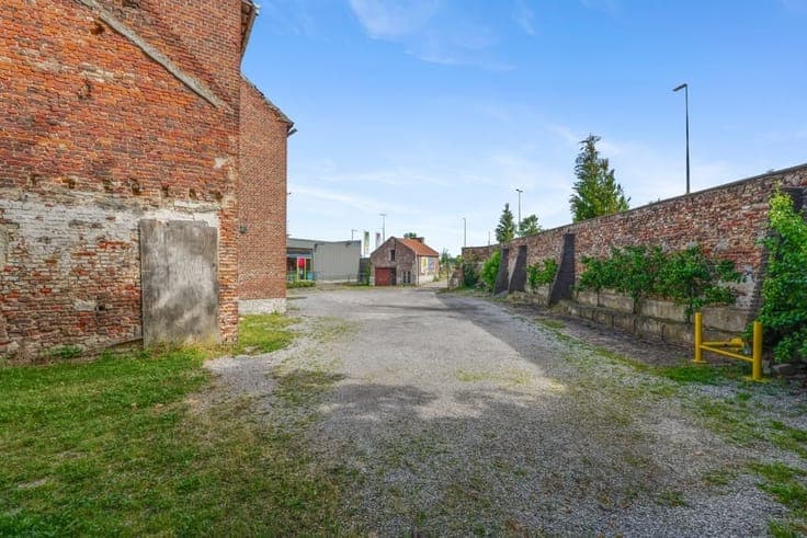 KARAKTERVOLLE BESCHERMDE WONING MET UNIEKE RENOVATIEKANSEN
