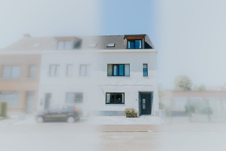 Hedendaagse ingerichte GEZINSWONING mét 3 slaapkamers én ...
