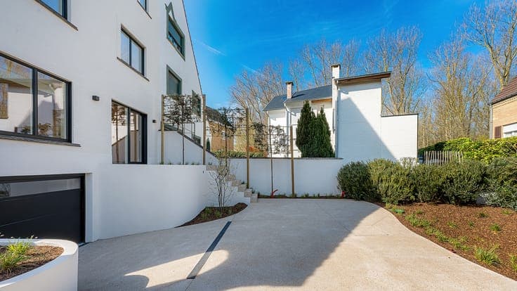 Recently renovated semi-detached house for sale, just a f...