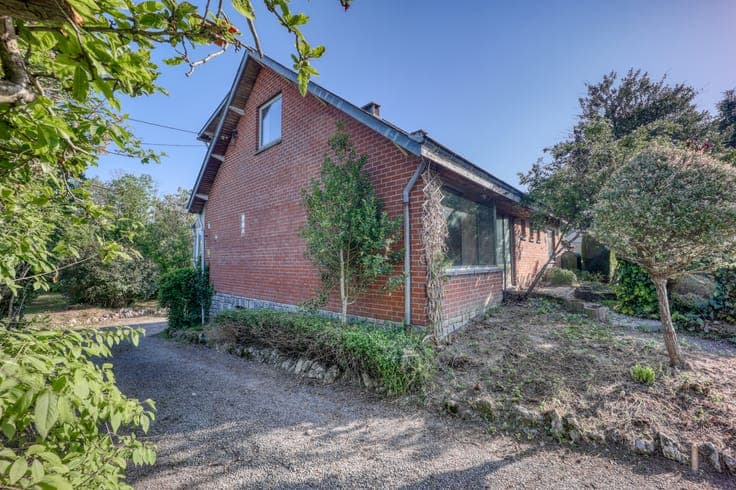 Villa à renover à proximité du centre de Marche-en-Famenne