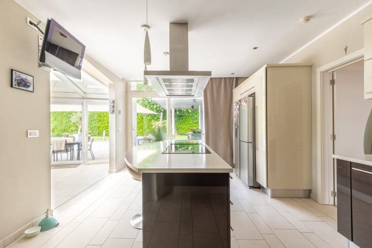 Elegance, space and light define this contemporary villa