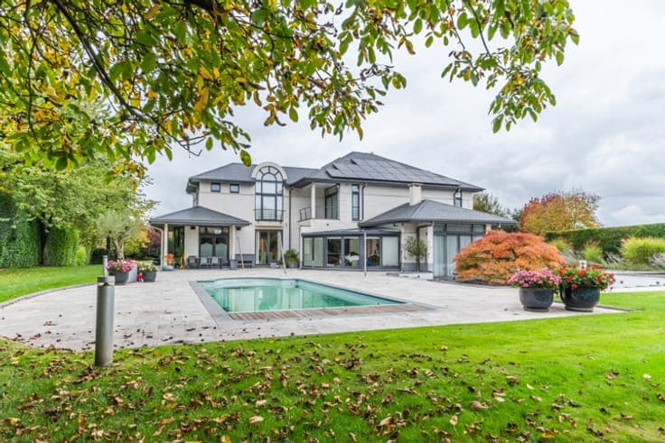 Elegance, space and light define this contemporary villa