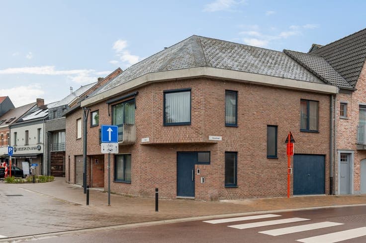 Leuke woning in het dorp van OLVW met veel mogelijkheden ...