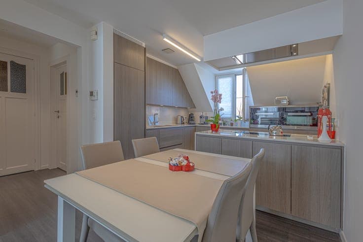 Very well-maintained mixed-use property, office and house.