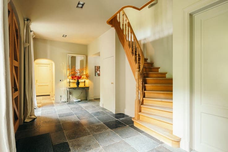 A stately villa in the Norman style in a prime location in S