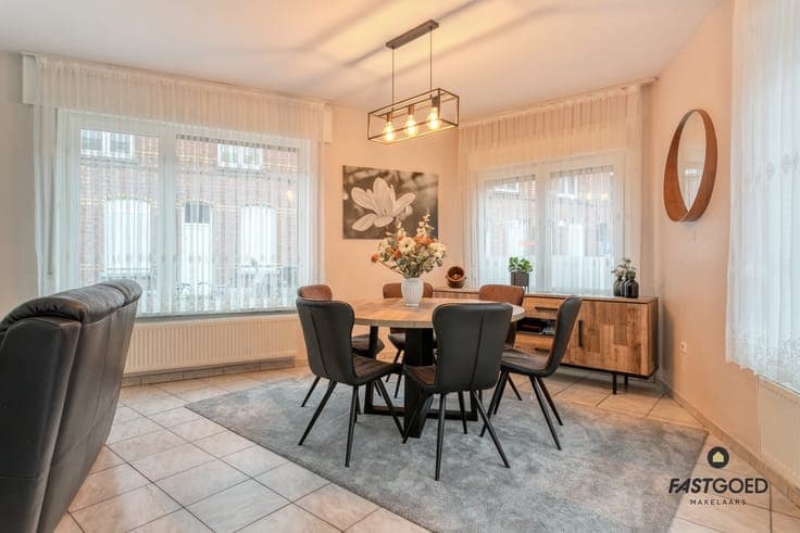 Instapklare 4-slpk hoekwoning op topligging