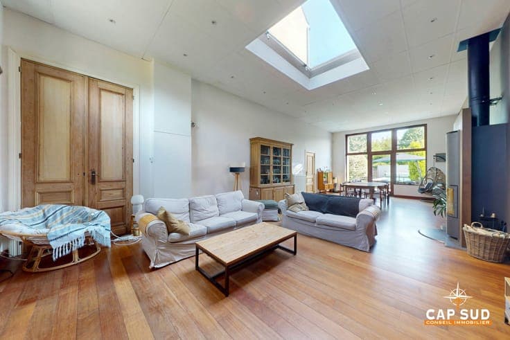 Maison de Maître rénovée avec piscine à Feluy