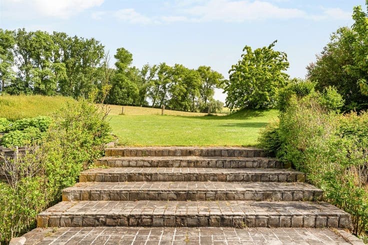 UNIEKE CHARMANT GERENOVEERDE VIERKANTSHOEVE (B&B)
