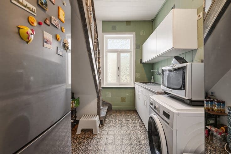 Move-in ready characterful home in an excellent location in