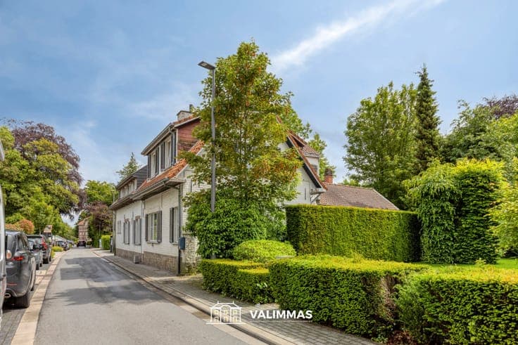 Centrum: residentieel gelegen driegevelwoning mt mooie tuin