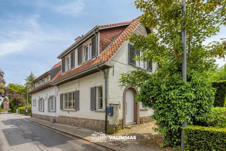 Centrum: residentieel gelegen driegevelwoning mt mooie tuin
