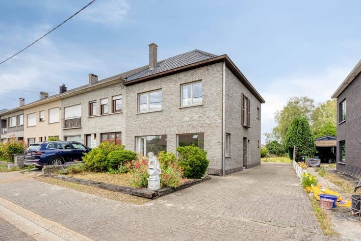 Family Home – 3 Bedrooms, Cosy Garden and Spacious Driveway