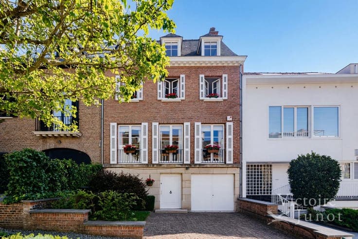Observatory, superb 7-bedroom house with garden and garage