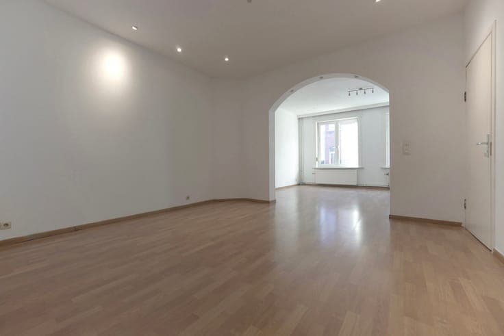 4-bedroom house with garage