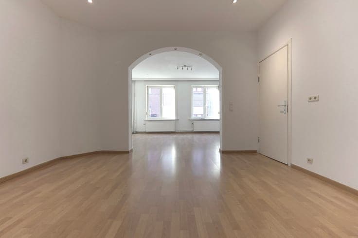 4-bedroom house with garage