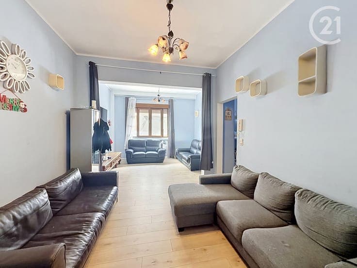 Family Home with 4 Bedrooms in Saint-Gilles