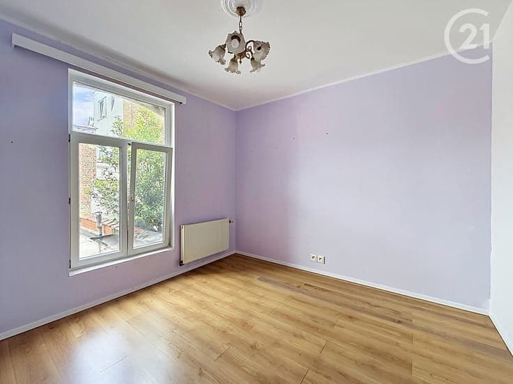 Family Home with 4 Bedrooms in Saint-Gilles