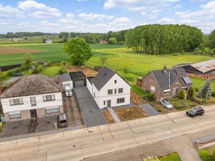 Totaal gerenoveerde woning op een perceel van 11are