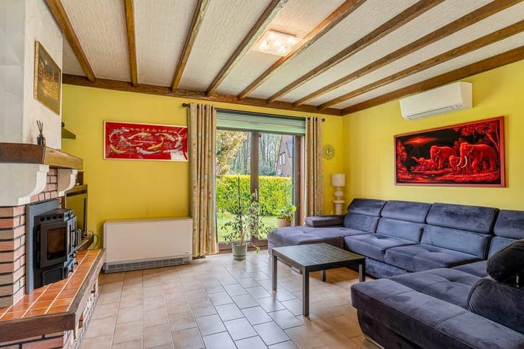 Ruime gezinswoning met 5 slaapkamers en 2 badkamers op ee...