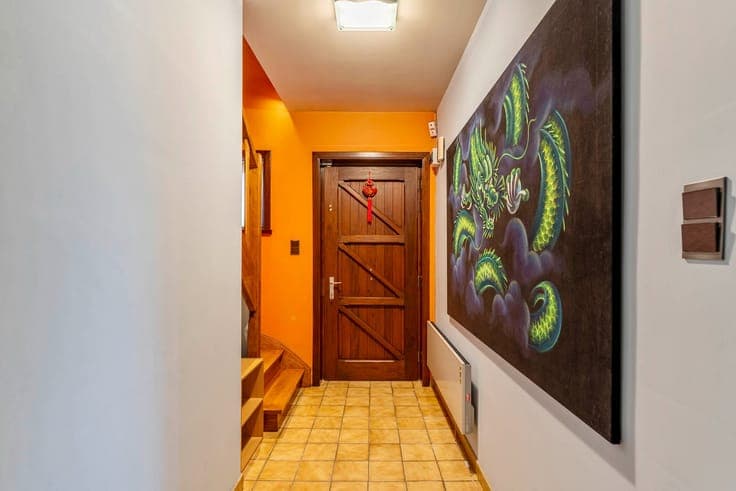 Ruime gezinswoning met 5 slaapkamers en 2 badkamers op ee...