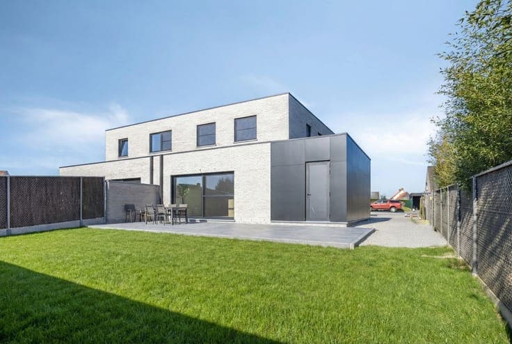 Kleinschalig nieuwbouwproject bestaande uit 2 tijdloze en...
