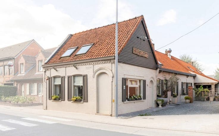 Well-located charming property with lots of potential!
