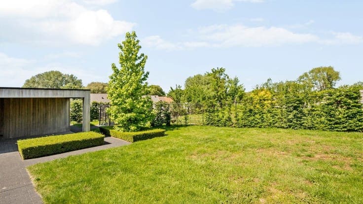 Energy-efficient and ready-to-move-in family home in prime