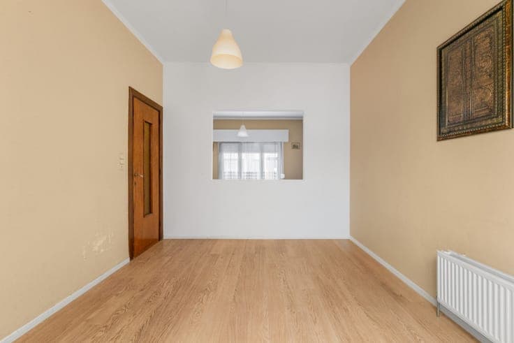 House to renovate with 2 bedrooms in Antwerp