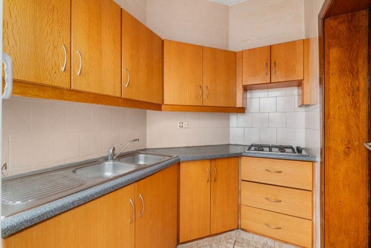House to renovate with 2 bedrooms in Antwerp
