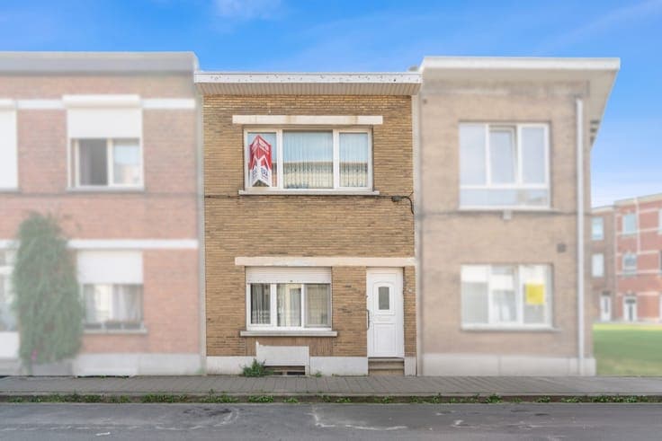 House to renovate with 2 bedrooms in Antwerp