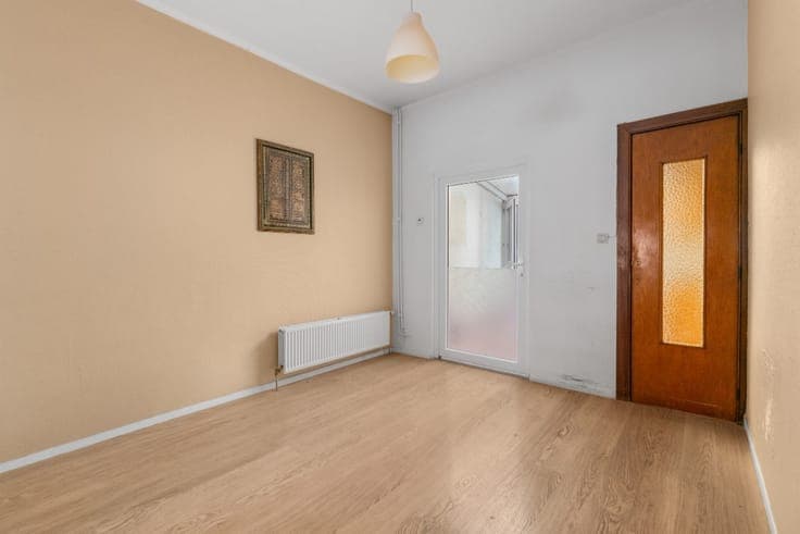 House to renovate with 2 bedrooms in Antwerp