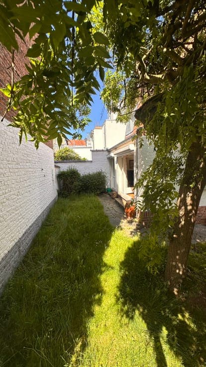 Charming Art Deco house with 3 bedrooms, garage and garden
