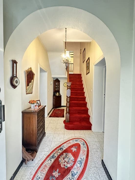 Charming Art Deco house with 3 bedrooms, garage and garden
