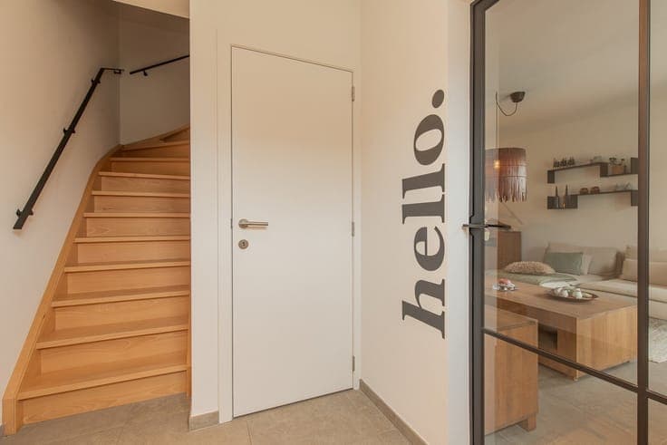 Volledig instapklare woning met 3slpk's, tuin en carport