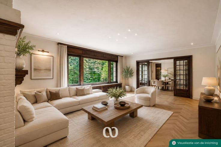 Characterful gentleman's residence with 6 bedrooms and city
