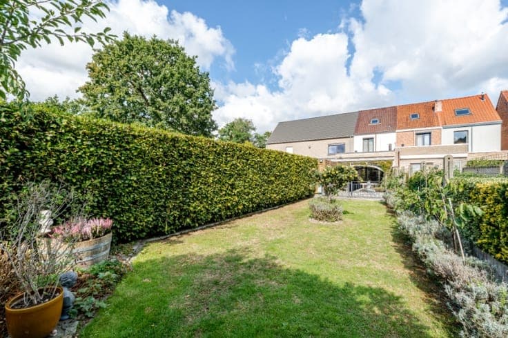 Knappe stijvolle instapklare woning - 4 slpkmrs !!
