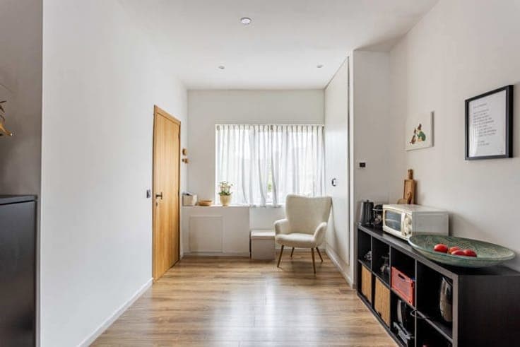 Cosy home with garden and rear access
