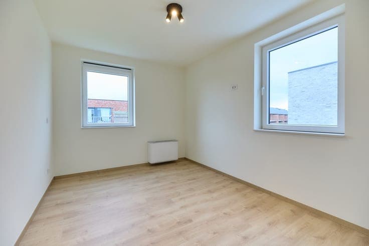 Modern new-build homes near the center of Roeselare