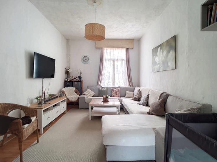 Spacious House of ± 300 m² – 6 Bedrooms & Great Potential