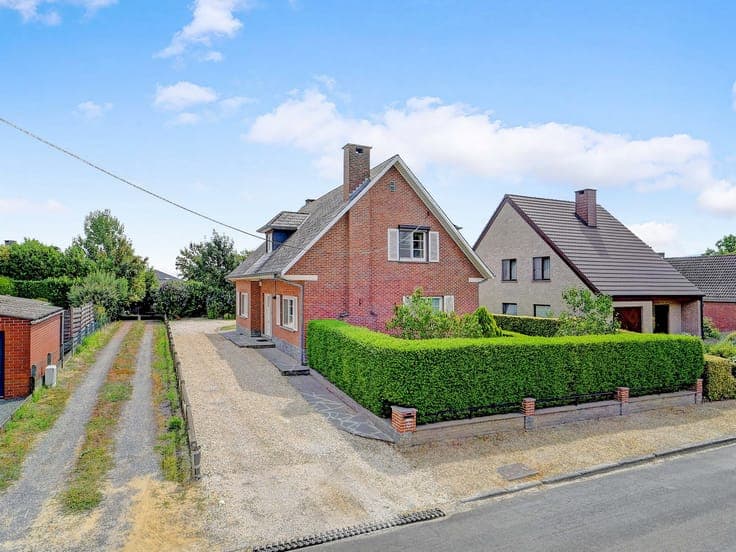 Spacious move-in ready home with sunny garden