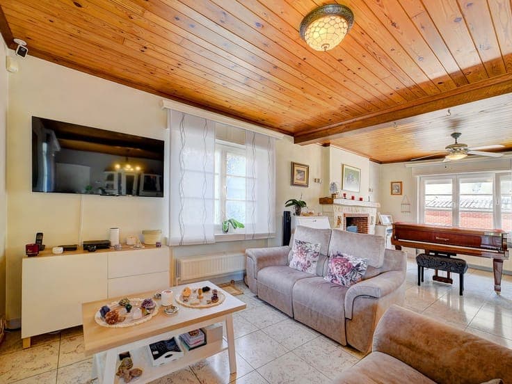 Spacious move-in ready home with sunny garden