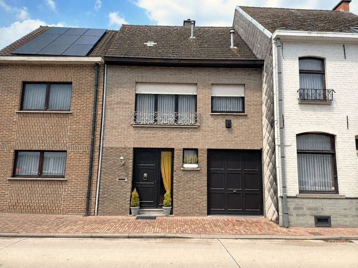 Ruime gezinswoning op centrale ligging in Brakel