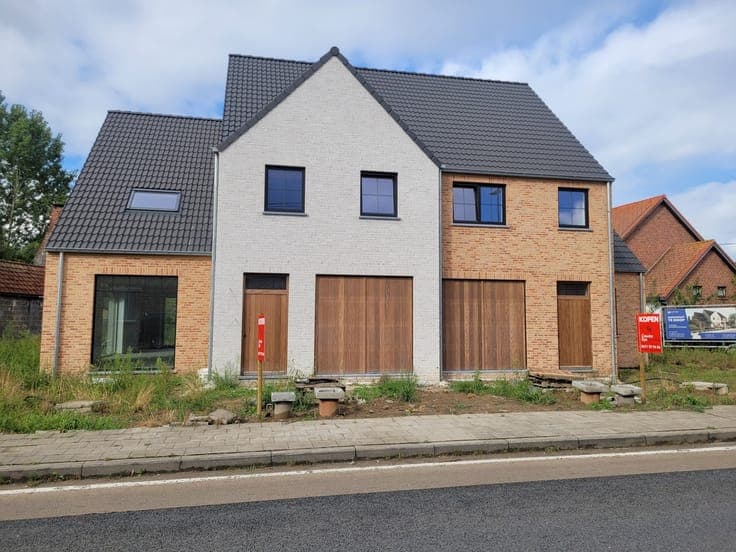 2 halfopen nieuwbouwwoningen in pastoriestijl met 3 slaap...