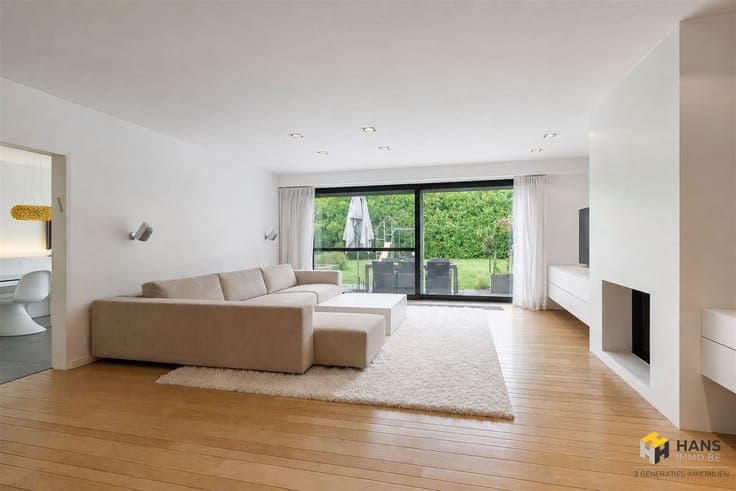 Riante woning (413 m²) met garage in Edegem