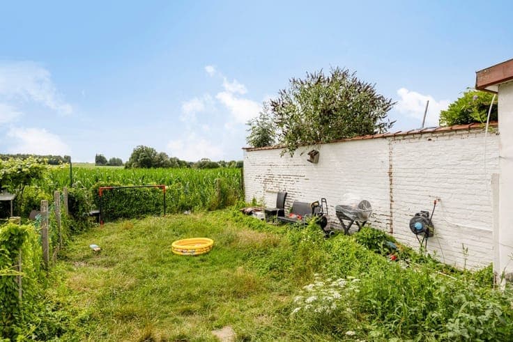 Woning met potentieel en uitzicht op de velden